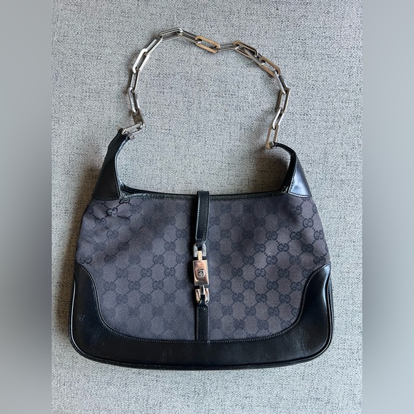 Gucci Jackie monogram with chain strap